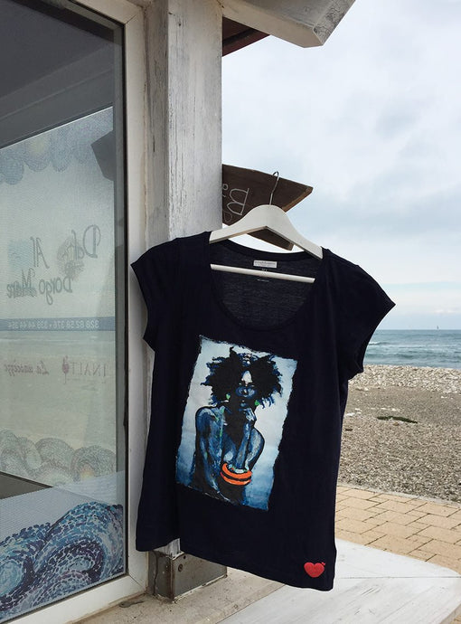 BLACK QUEEN T-shirt in Blue  PAINTED 3d - Curly hair tshirt