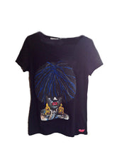 BLACK IS ART Tshirt Black natural kinky Hair  QUEEN T-shirt